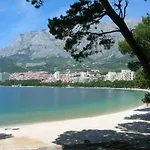 Apartment J&b - Beachside Makarska