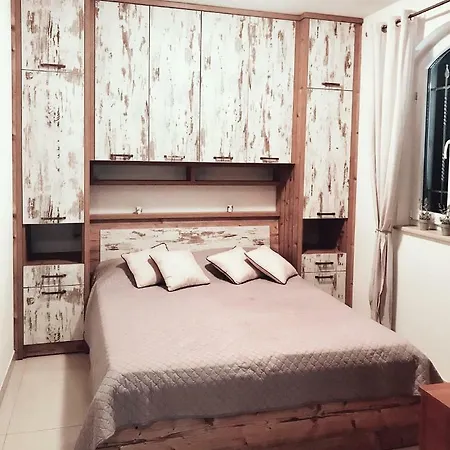 J&b - Beachside Apartmán Makarská
