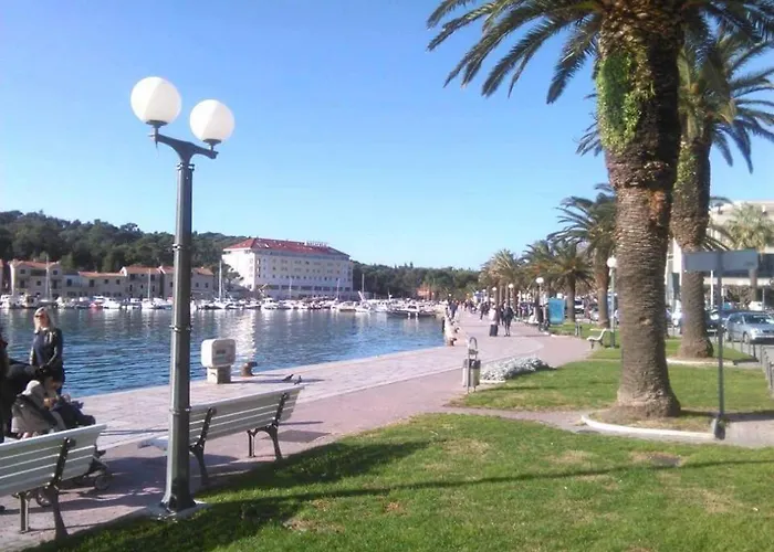 J&b - Beachside Daire