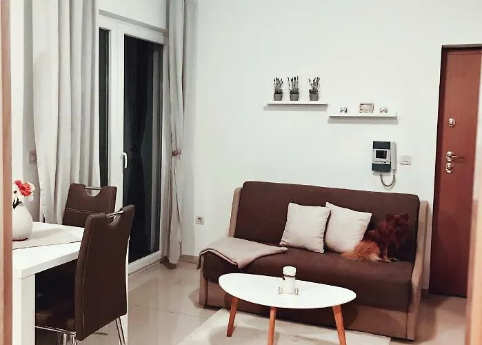 J&b - Beachside Makarska