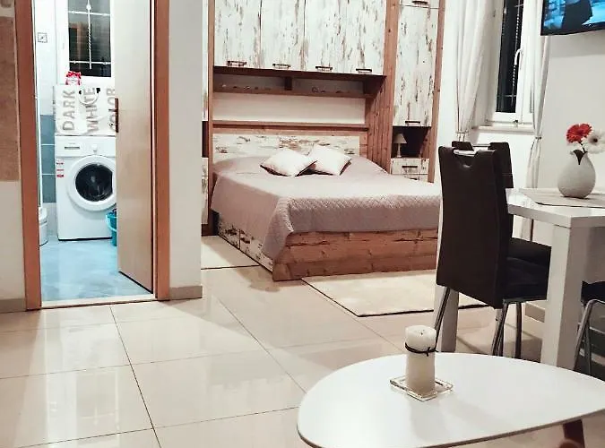 J&b - Beachside Apartment